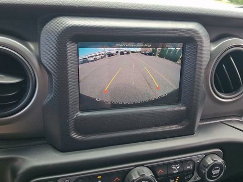 Used 2022 Jeep Wrangler Unlimited Sport AWD/4WD image 18