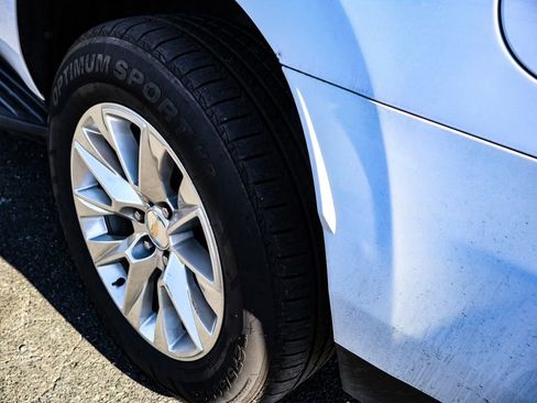 Used 2023 Chevrolet Suburban Premier image 46