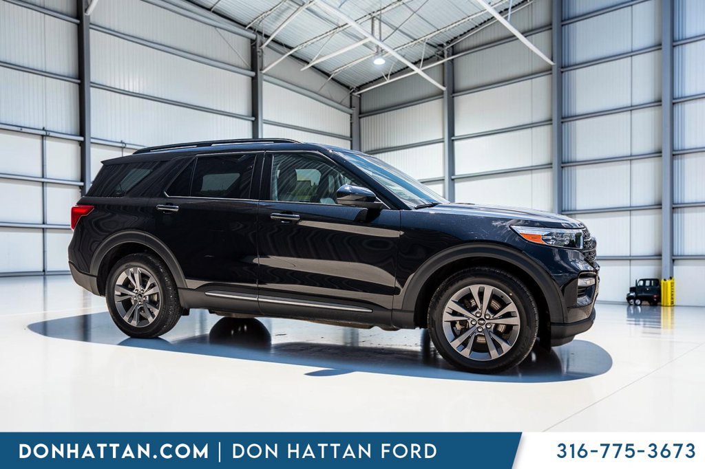 Used 2023 Ford Explorer XLT w/ Equipment Group 202A AWD/4WD image 30
