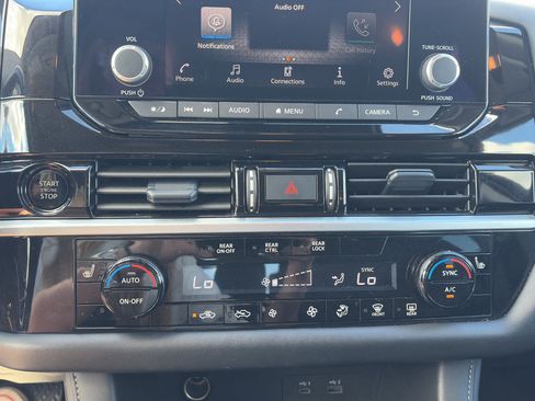 Used 2025 Nissan Pathfinder SV AWD/4WD image 26