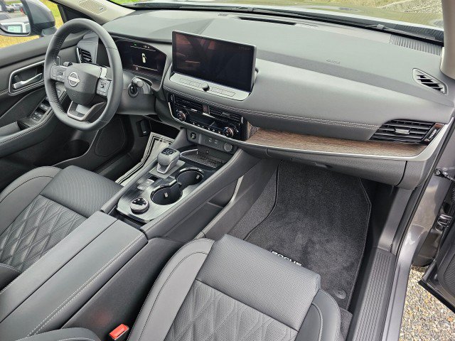 Certified 2026 Nissan Rogue Platinum AWD/4WD image 11