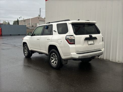 Certified 2024 Toyota 4Runner TRD Off-Road Premium w/ Moonroof Package image 4