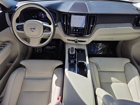 Used 2022 Volvo XC60 B5 Inscription w/ Climate Package FWD image 18