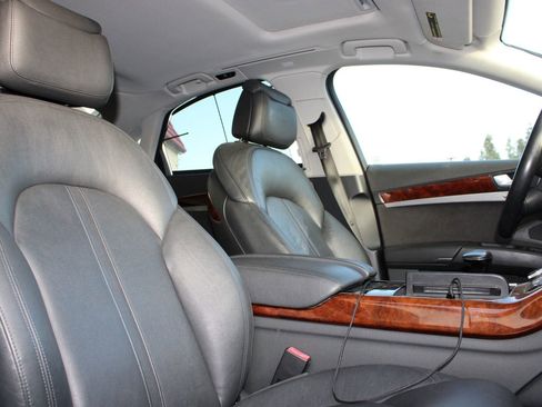 Used 2013 Audi A8 3.0T w/ Driver Assistance Pkg image 5