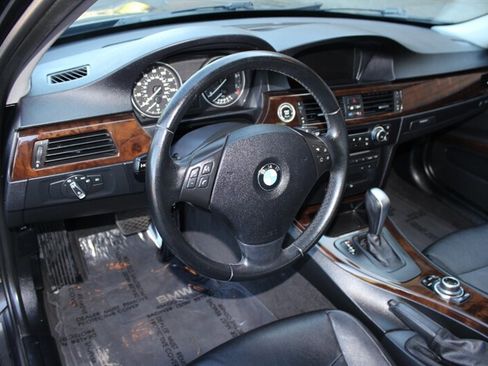 Used 2011 BMW 328i xDrive Sedan w/ Premium Pkg AWD/4WD image 9