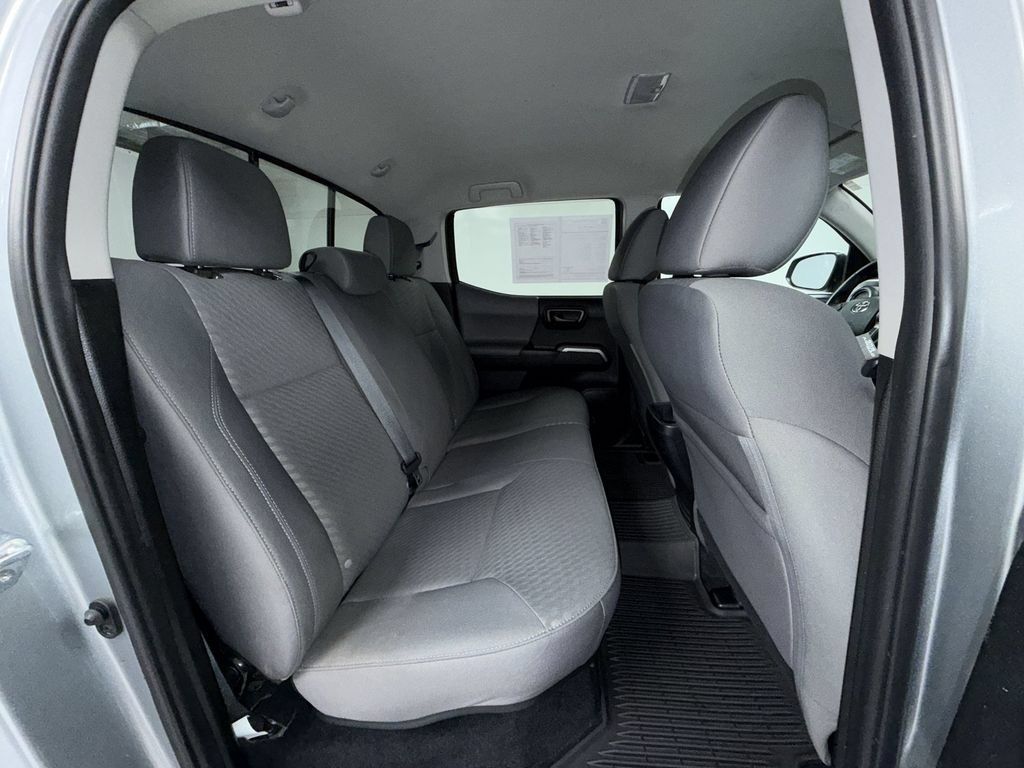 Used 2023 Toyota Tacoma SR5 AWD/4WD image 17