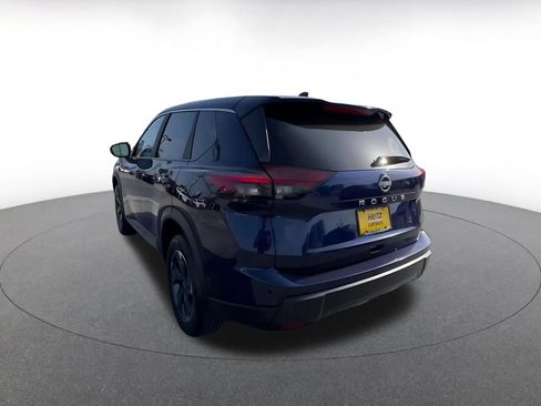Used 2025 Nissan Rogue SV FWD image 11