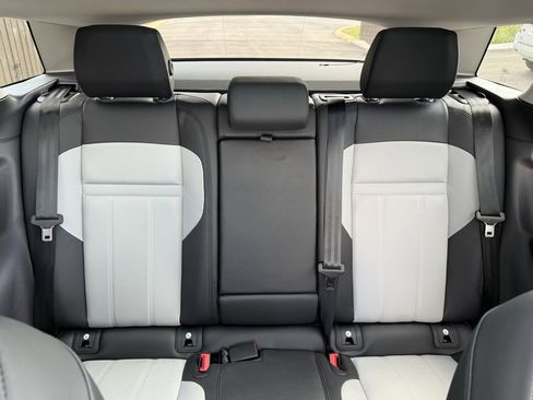 Certified 2025 Land Rover Range Rover Evoque Dynamic SE image 31