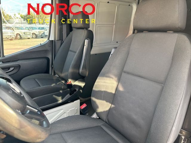 Used 2020 Freightliner Sprinter 2500 RWD image 19