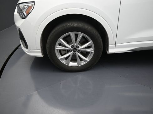 Used 2023 Audi Q3 2.0T Premium w/ Convenience Package image 10