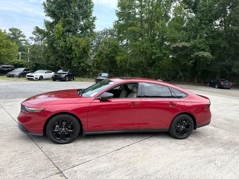 Used 2025 Honda Accord SE image 7