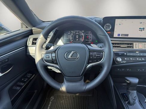 Used 2025 Lexus ES 350 w/ Premium Package FWD image 10