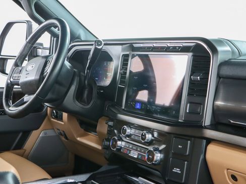 Used 2024 Ford F250 Lariat w/ Chrome Package image 27