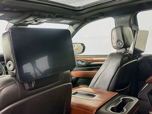 Used 2023 GMC Yukon XL Denali Ultimate AWD/4WD image 32