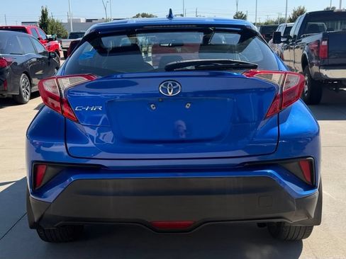 Used 2018 Toyota C-HR XLE FWD image 4
