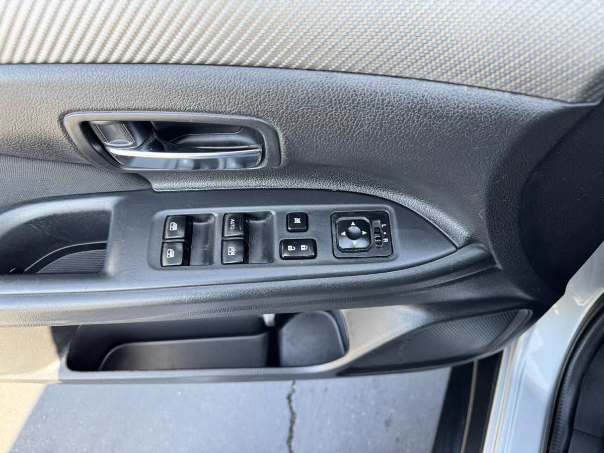 Used 2018 Mitsubishi Outlander ES FWD image 40