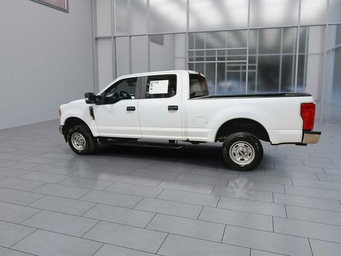 Used 2022 Ford F250 XL w/ Power Equipment Group AWD/4WD image 6