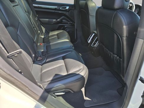 Used 2018 Porsche Cayenne S AWD/4WD image 27