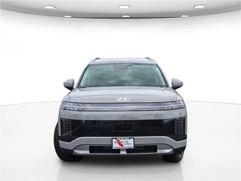 New 2026 Hyundai Ioniq 9 SE image 2