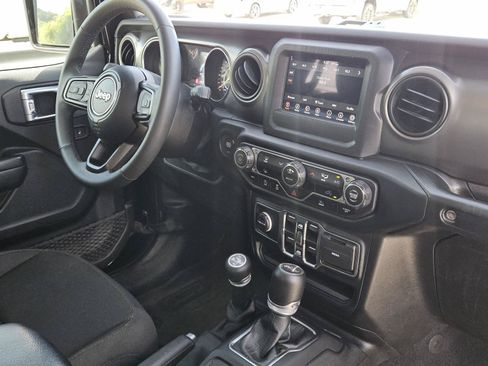 Used 2023 Jeep Wrangler Unlimited Sport AWD/4WD image 28