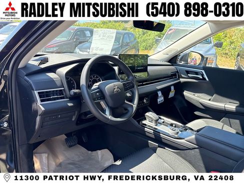 New 2026 Mitsubishi Outlander ES image 4