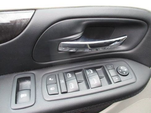 Used 2017 Dodge Grand Caravan SE w/ Power Window Group image 9