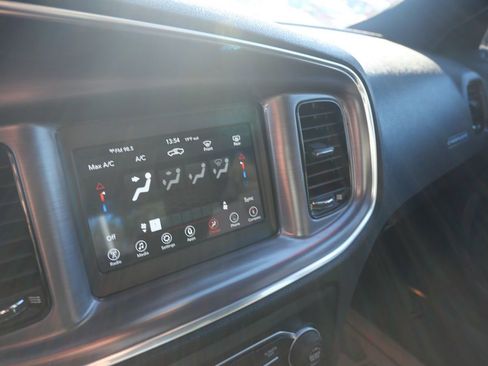 Used 2022 Dodge Charger SXT w/ Blacktop Package image 13