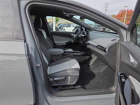 New 2025 Volkswagen ID.4 Pro image 29
