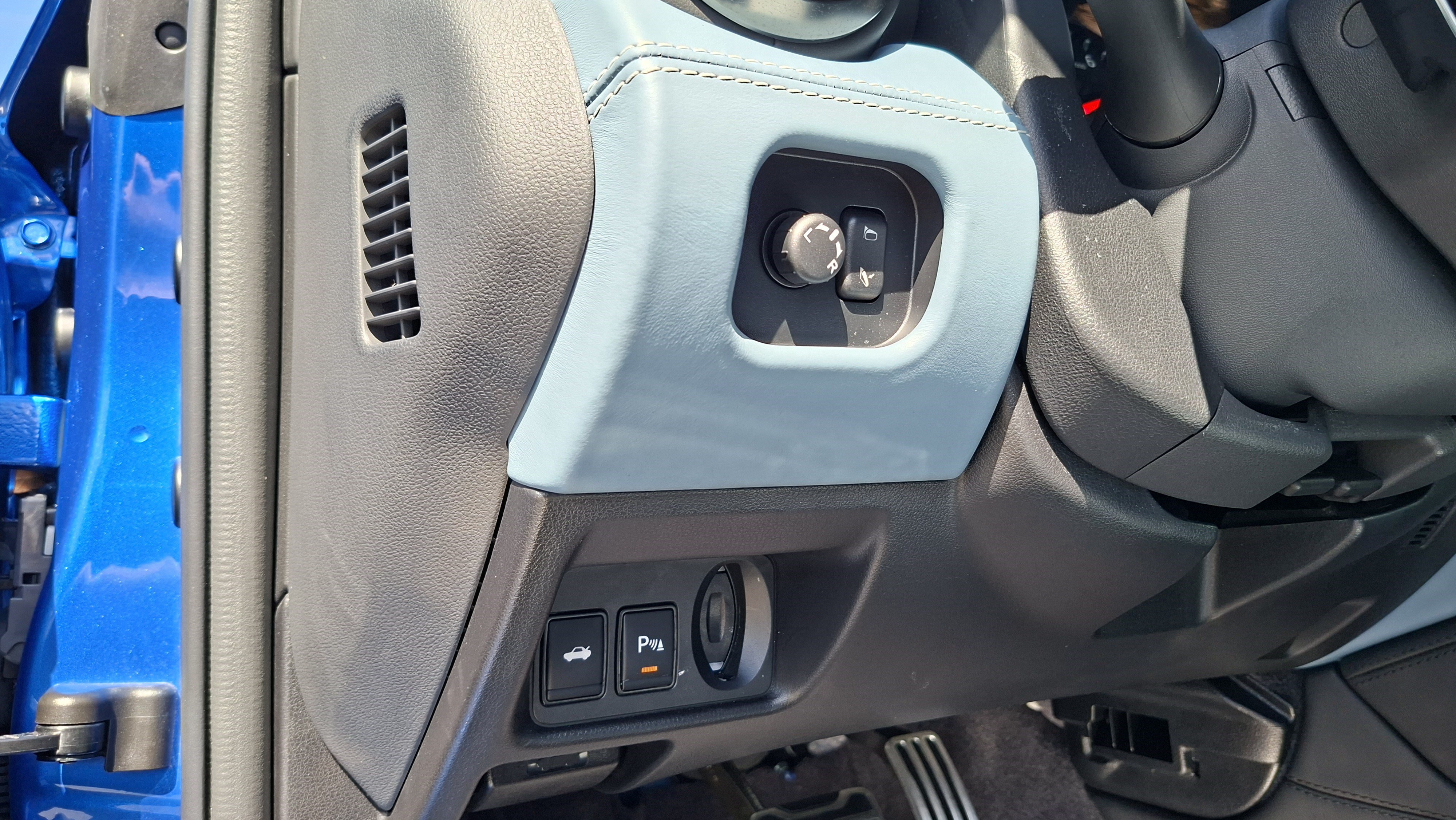 Used 2024 Nissan GT-R AWD/4WD image 10