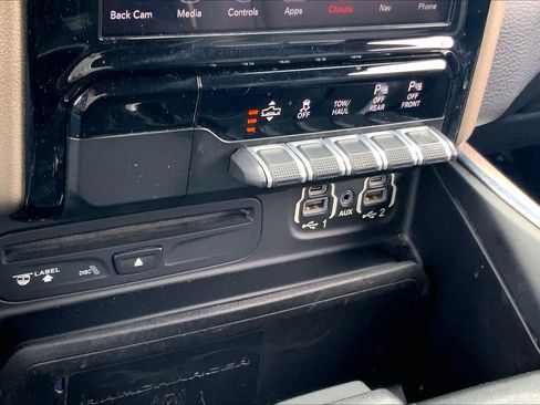 Used 2019 RAM 1500 Laramie AWD/4WD image 33