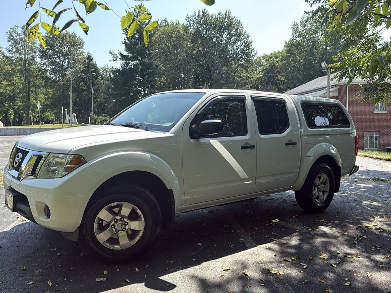 Used 2012 Nissan Frontier SV AWD/4WD image 7
