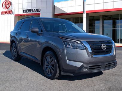 Used 2024 Nissan Pathfinder SV