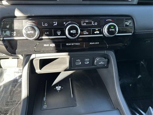 New 2025 Honda Pilot Touring image 28