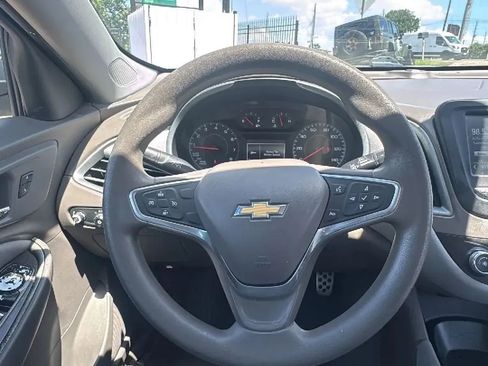 Used 2017 Chevrolet Malibu LS FWD image 9