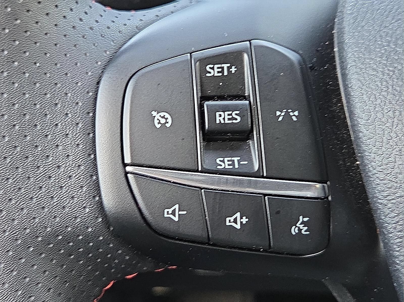 Used 2025 Ford Escape ST-Line FWD image 19