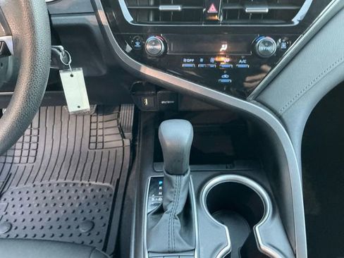 Used 2024 Toyota Camry LE image 12