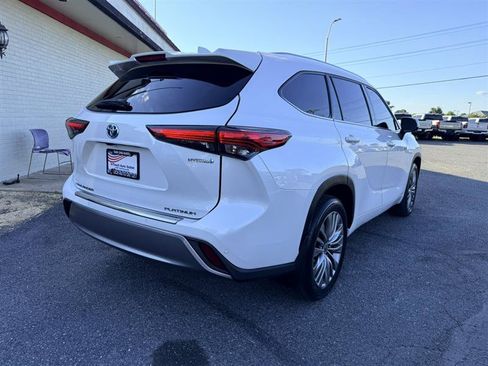 Used 2021 Toyota Highlander Platinum AWD/4WD image 5