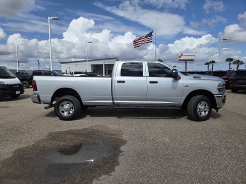 New 2026 RAM 2500 Tradesman AWD/4WD image 8