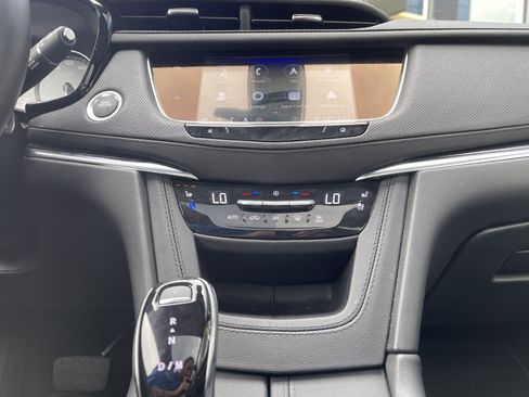 Used 2025 Cadillac XT5 Premium Luxury image 33