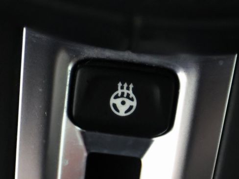 Used 2022 BMW M4 Competition w/ Executive Package image 24