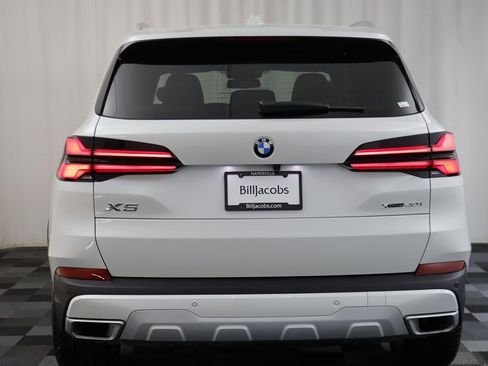 Certified 2026 BMW X5 xDrive40i w/ Climate Comfort Package image 16