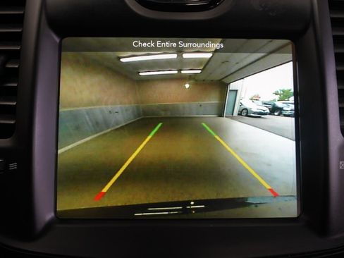 Used 2019 Chrysler 300 S AWD/4WD image 18