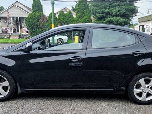 Used 2013 Hyundai Elantra GLS w/ Preferred Pkg FWD image 3