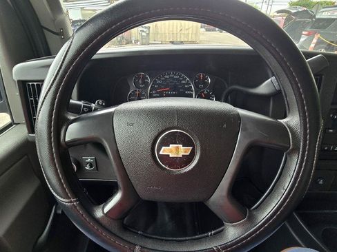 Used 2016 Chevrolet Express 3500 RWD image 15