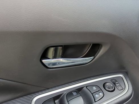 New 2025 Nissan Versa SR w/ Trunk Package FWD image 20
