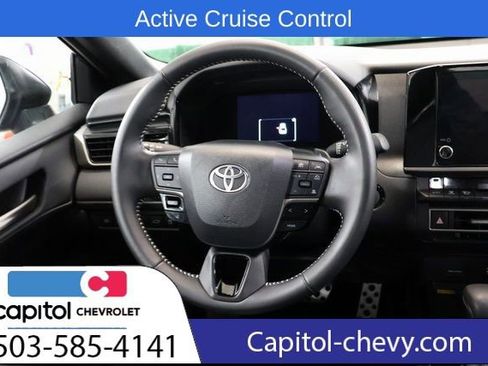 Used 2025 Toyota Camry SE image 16