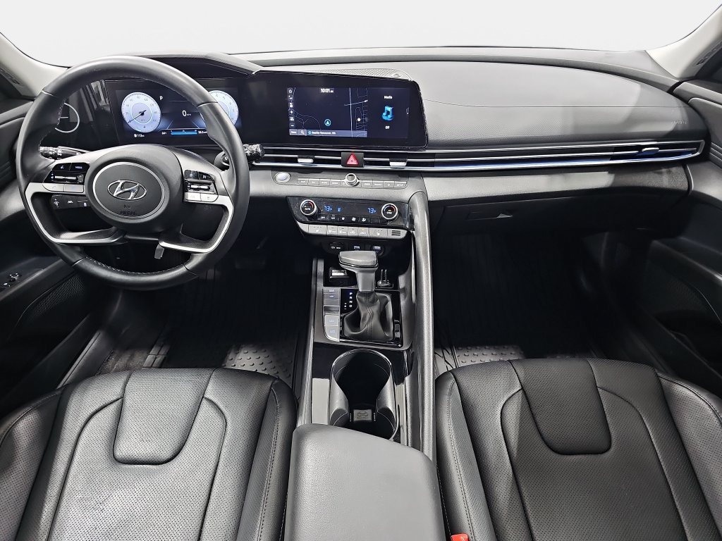Used 2023 Hyundai Elantra Limited w/ Preferred Accessory Package FWD image 10