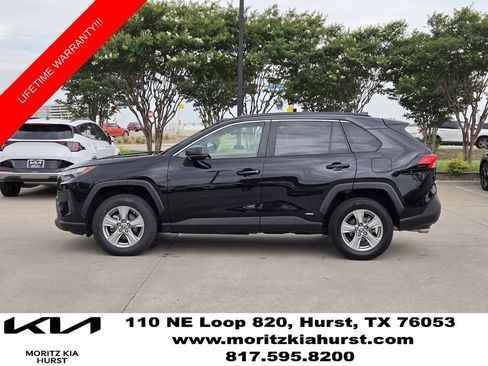 Used 2024 Toyota RAV4 LE AWD/4WD image 12