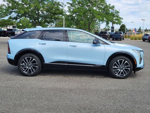 New 2025 Cadillac Optiq Sport 1 image 41