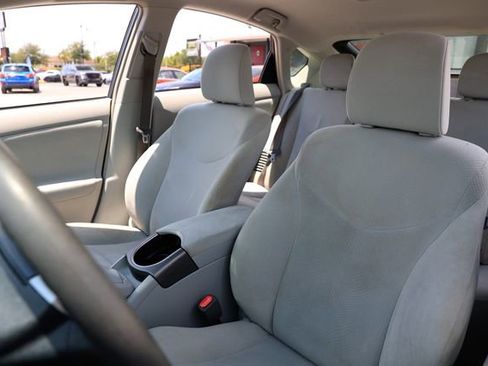 Used 2015 Toyota Prius Four image 6